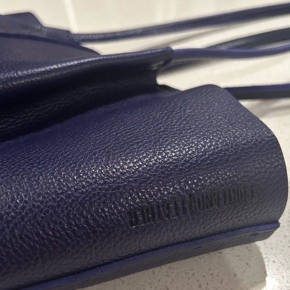 Portland Leather Almost Perfect Devan Large Tote in Cobalt Pebbled Leather - Picture 6 of 9